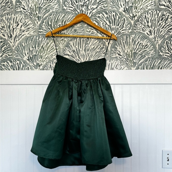 Emerald Green Oversized Bow Oversized Bow Mini Dress by Day & Moon in Women’s S - Picture 6 of 7